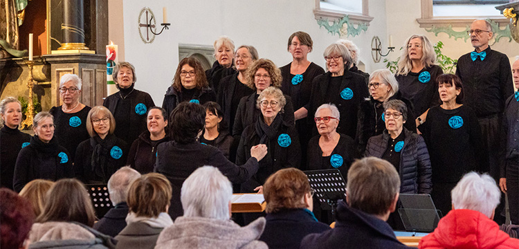 Kommunionfeier begleitet vom Chor singasong aus Horn